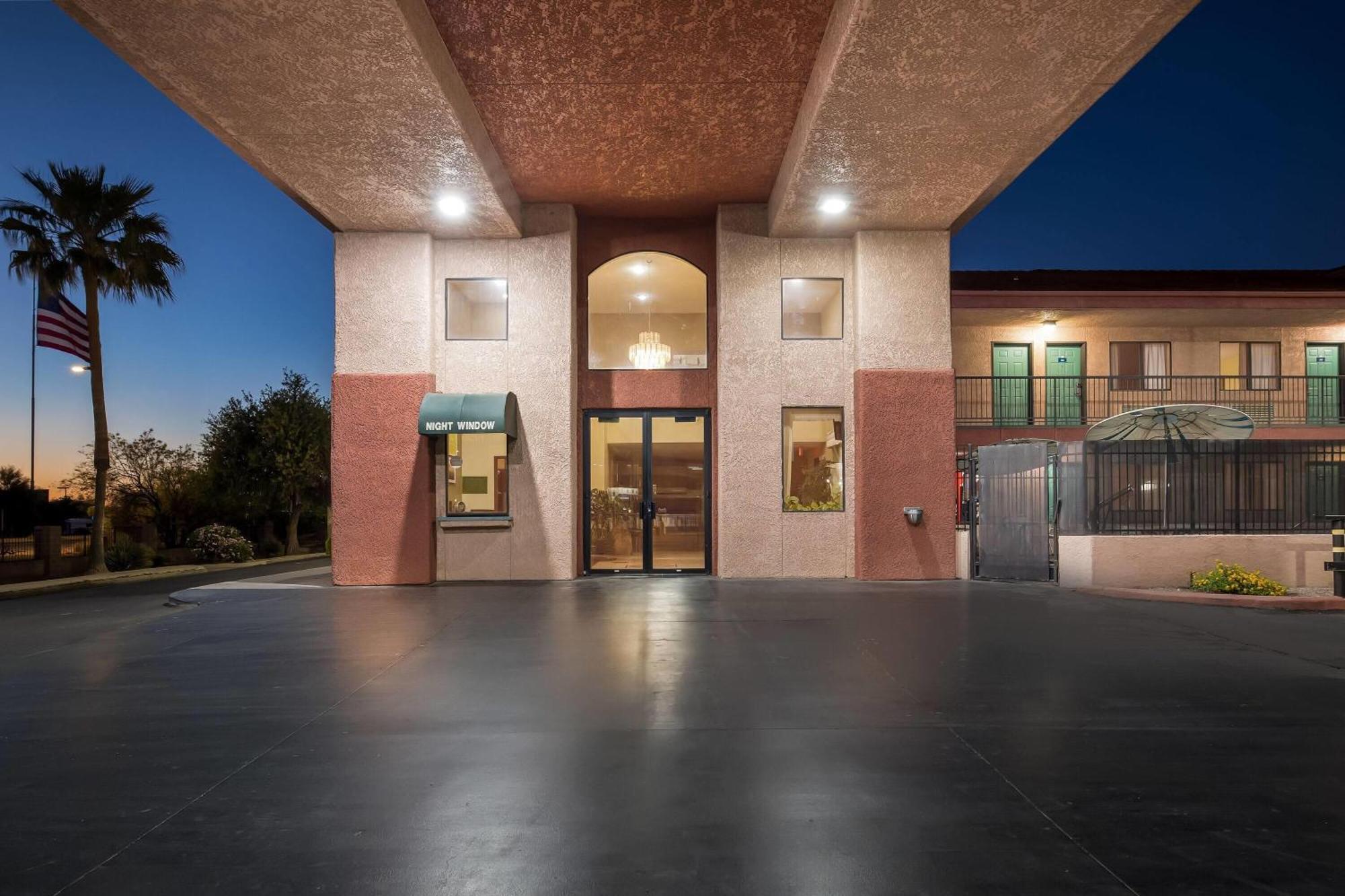 Days Inn By Wyndham Tucson Airport Drexel Heights Exterior foto